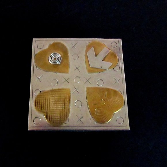 Mixed metal silver & brass tin pill or trinket box - Hearts - Valentines Day - Picture 2 of 8